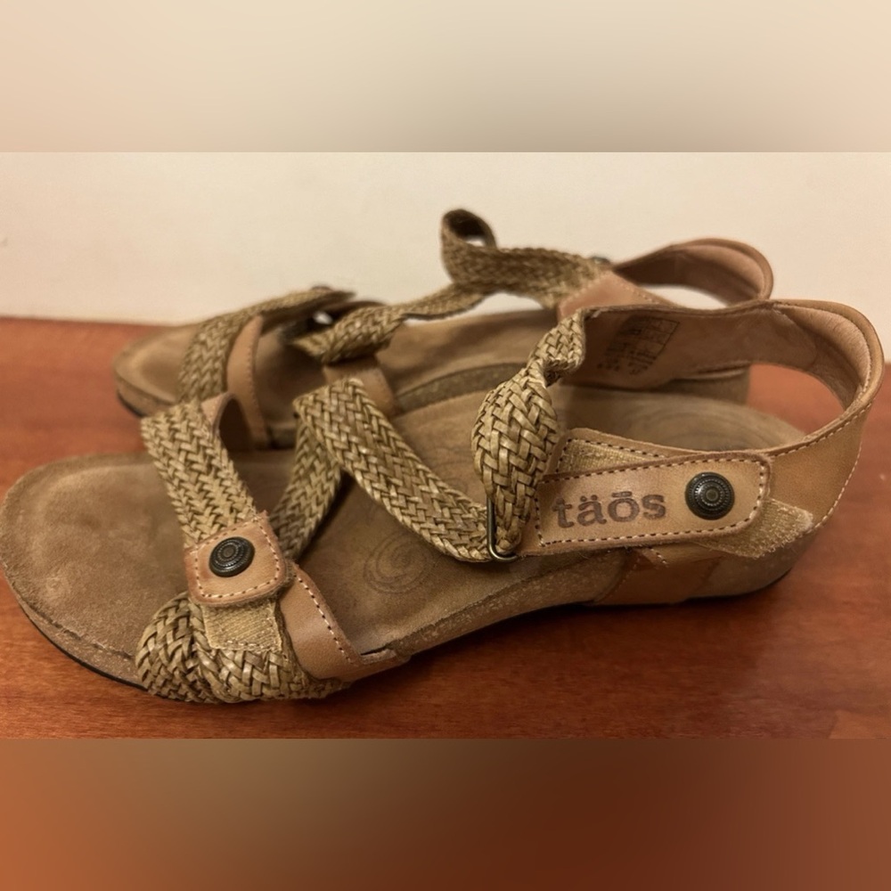 Taos Trulie Camel Leather Woven Straps Size 6-6.5/37 Women's Sandals Brown